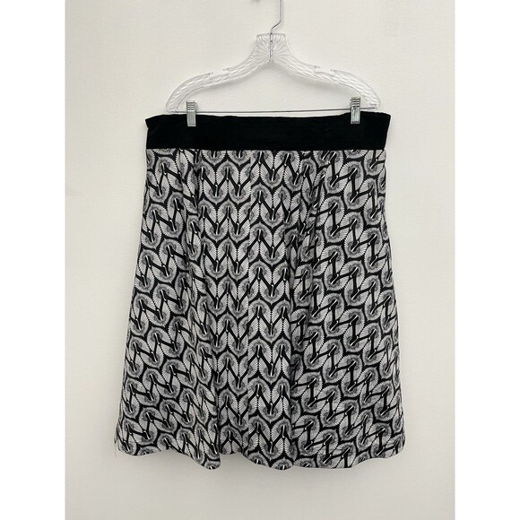 Melissa McCarthy Women’s Pleated Full Circle Skirt Black Bird Plus Size 2XL - Picture 2 of 11